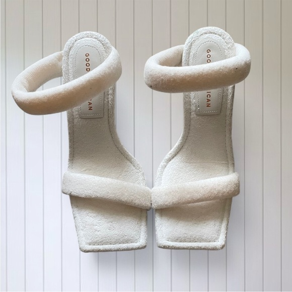 Good American Terry Kickstand Heels - Picture 5 of 8